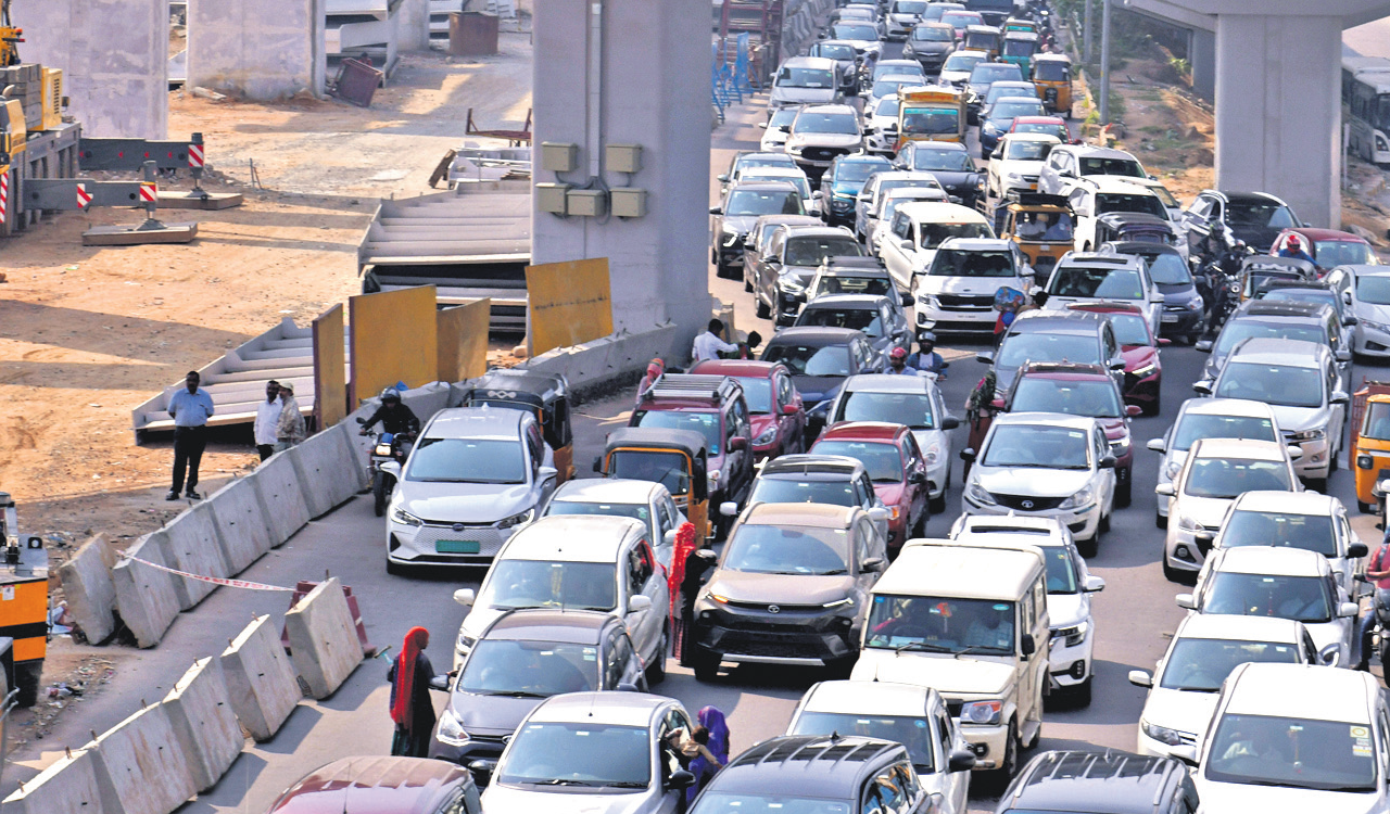Traffic snarls turning into nightmare in Hyderabad’s Gachibowli